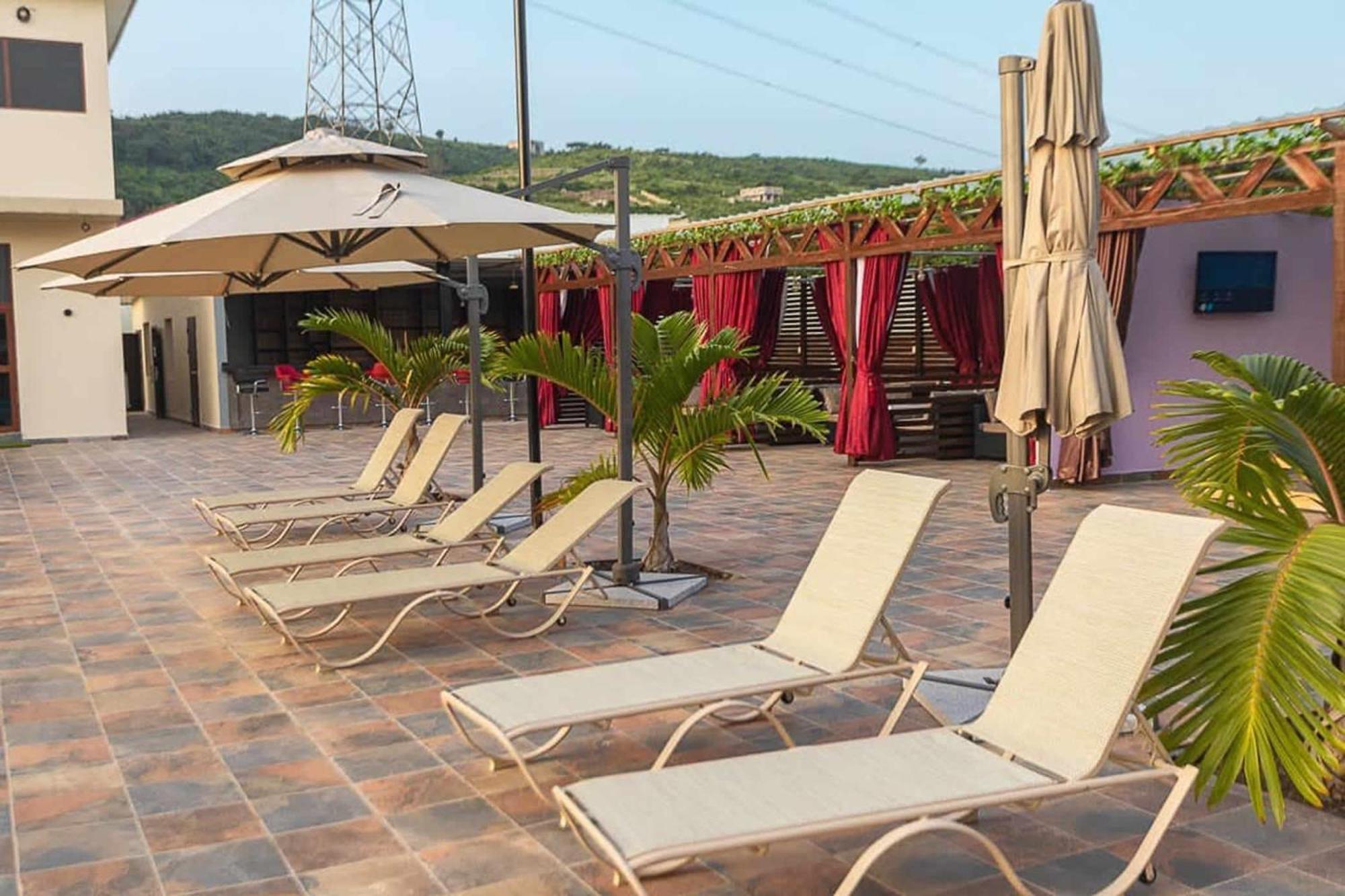 The Platinum Bay Hotel Berekuso Exterior foto