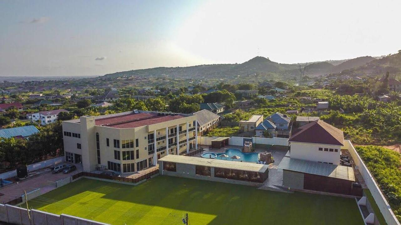 The Platinum Bay Hotel Berekuso Exterior foto